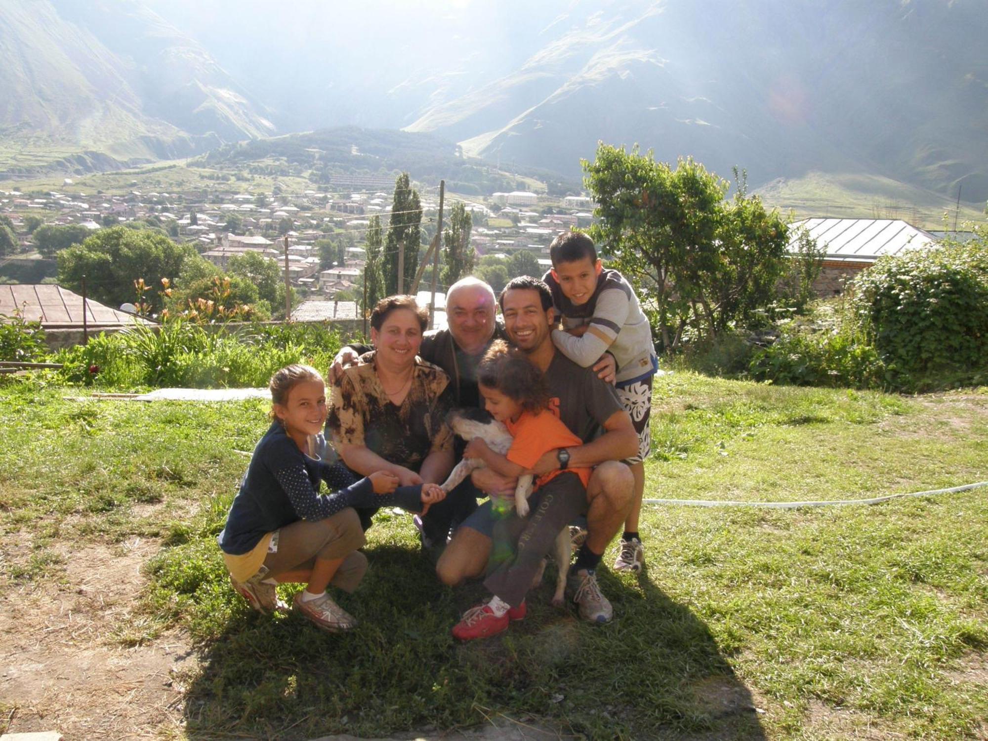 Guest House Nazy Kazbegi Exterior foto